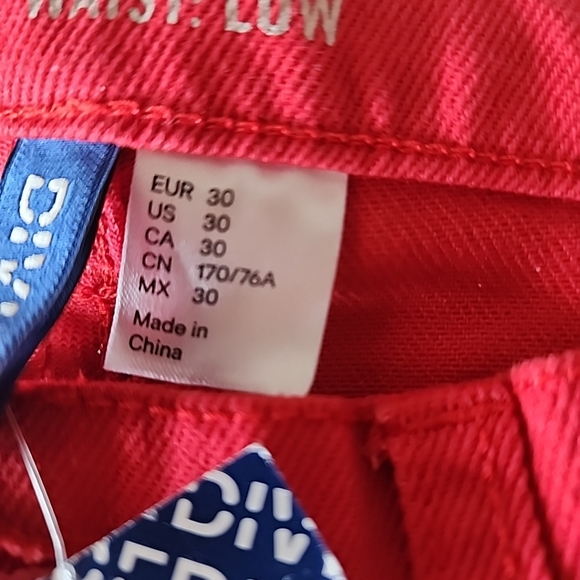 Divided by H&M Slim, Red Denim Jeans Women’s Size 30. NEW WITH TAGS. - Picture 6 of 10